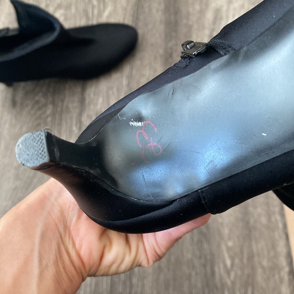 Black heeled ankle booties - Picture 15 of 17